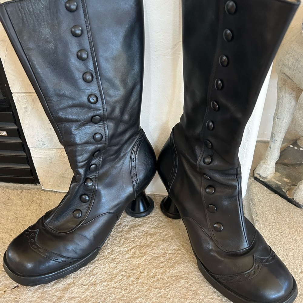 Black Buttoned John Fluevog leather designer Women's Boots 10.5 unique heels